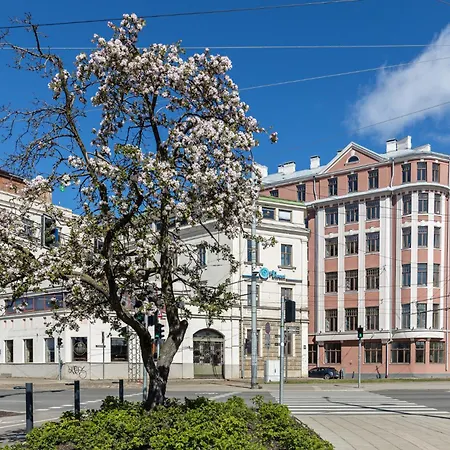 Perfectly Located Old Town Appartement *